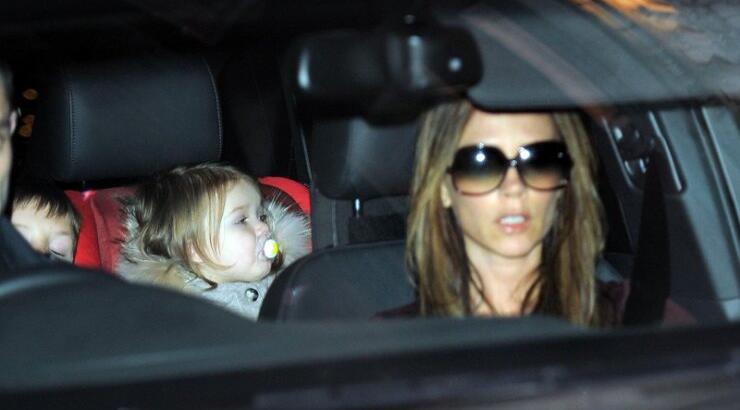 Victoria Beckham: Σε χλιδάτο εστιατόριο με τα παιδιά της