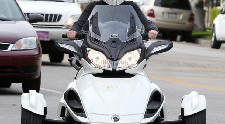 Δείτε τι δώρο δέχτηκε η Miley Cyrus για τα γενέθλιά της