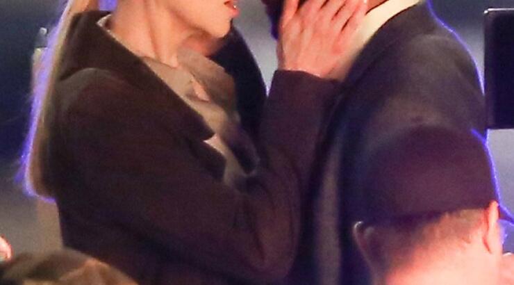 Τα παθιασμένα φιλιά διάσημης ηθοποιού με συνάδελφό της [εικόνες]