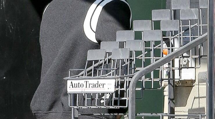 Justin Bieber: Χρησιμοποιεί κρυφά τις δημόσιες τουαλέτες [εικόνες]