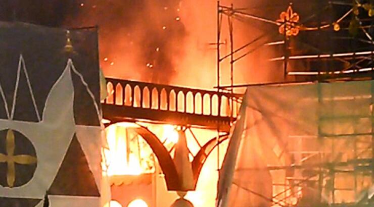 Μεγάλη πυρκαγιά ξέσπασε στη Disneyland [εικόνες]