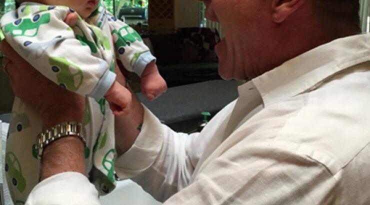 Γεννήθηκε ο ετεροθαλής αδερφός της Lindsay Lohan [εικόνες]