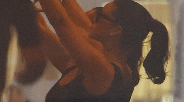 Η Rihanna γυμνάζεται με γυαλιά ηλίου [εικόνες]