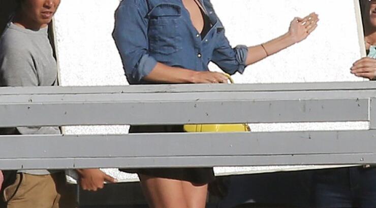 Η Miranda Kerr φωτογραφίζεται στο Malibu [εικόνες]