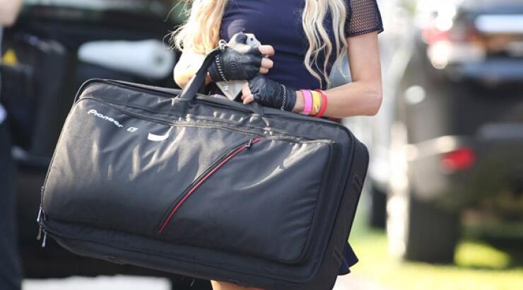 Paris Hilton: Εκτελεί χρέη dj [εικόνες]