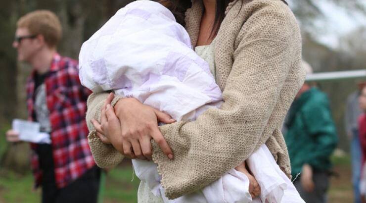 Η Selena Gomez έγινε μητέρα [εικόνες]