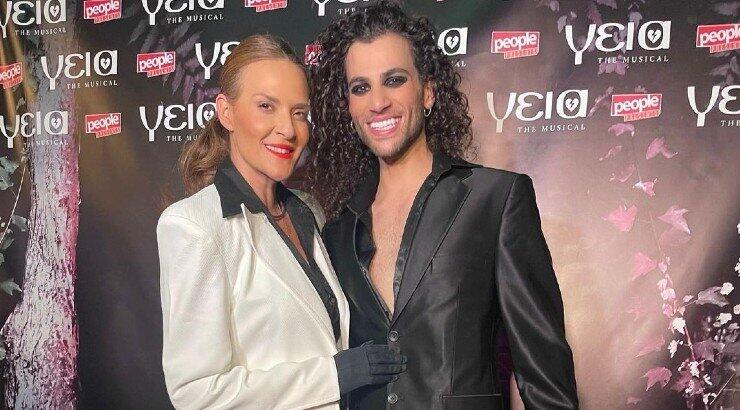 Στάλω Ηλία: Βρέθηκε στην επίσημη πρεμιέρα του μιούζικαλ του Φοίβου που συμμετέχει ο γιος της