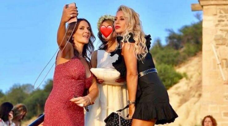 Στάλω Ηλία: Μας έδειξε τη βαφτιστήρα της, Βικτώρια Δέλλα και είναι μία κούκλα! [βίντεο]