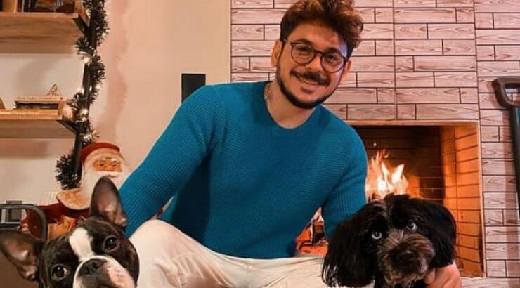 Stan: Μας συστήνει τη μητέρα του με έναν απίστευτο τρόπο [βίντεο]