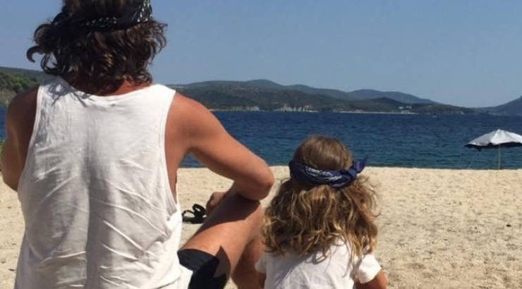 "Λιώσαμε" με τον σύζυγο και την κόρη επώνυμης Κύπριας!