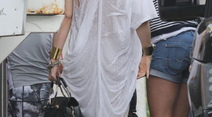 Ποια διάσημη τραγουδίστρια είναι;