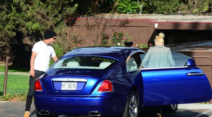 Ζευγάρι του Hollywood και το νέο του πανάκριβο απόκτημα [φωτογραφίες]