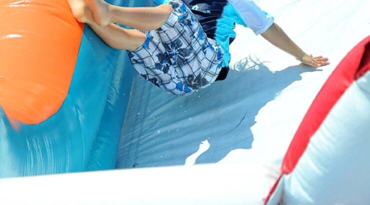 Gwen Stefani: Στο υδροπάρκο με τα παιδιά [εικόνες]