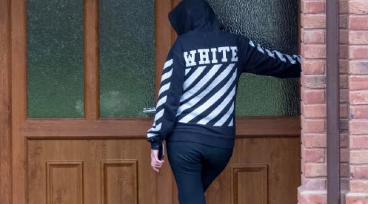 Σοκ! Κύπρια μοντέλο έπιασε στα πράσα τον ποδοσφαιριστή σύντροφό της να την απατά! [εικόνες]