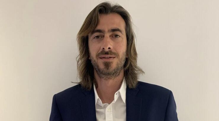 Kυριάκος Ιωάννου: Μας έδειξε πρώτη φορά τα δύο τους παιδιά σε μια υπέροχη οικογενειακή φωτογραφία