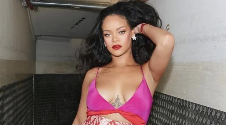 Rihanna: Είναι έγκυος και μόλις είδαμε τις πρώτες εικόνες της με φουσκωμένη κοιλιά