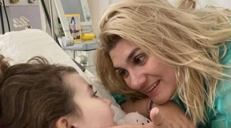 Συγκλονίζει η ανάρτηση της Ρούλας που μέσα σε τρία χρόνια έχασε τις τρεις κόρες της