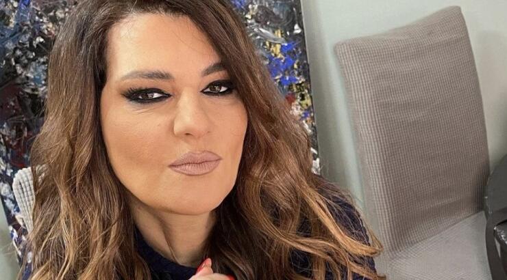 Kατερίνα Ζαρίφη: Έβγαλε selfie με τη μαμά της και είναι ολόιδιες