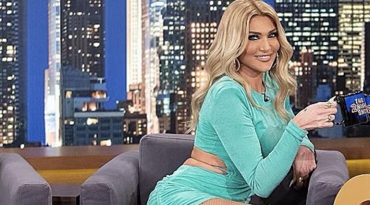 Aγγελική Ηλιάδη: Κόλασε το τηλεοπτικό κοινό χωρίς εσώρουχο σε συνέντευξη στον Αρναούτογλου [εικόνες]