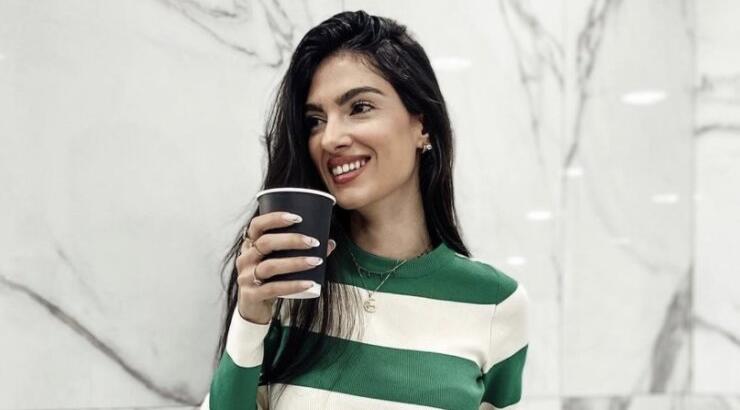 Άντρεα Κυριάκου: Την είδαμε να παίζει γκολφ φορώντας νυφικό και μας άφησε άφωνους