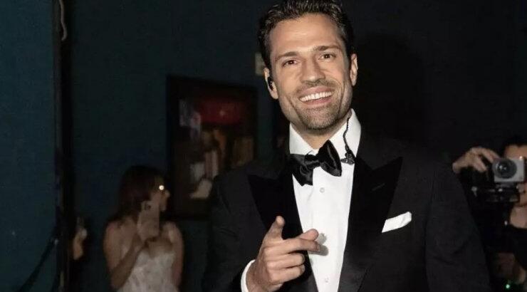 Κωνσταντίνος Αργυρός: Η τρυφερή γενέθλια φωτογραφία ξαπλωμένος στην αγκαλιά της μαμάς του