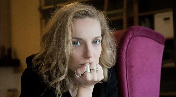 Αυτή είναι η κούκλα σύζυγος Κύπριου πρωταγωνιστή - "Την ημέρα που πήγαμε για εξωσωματική, ήμουν έγκυος"