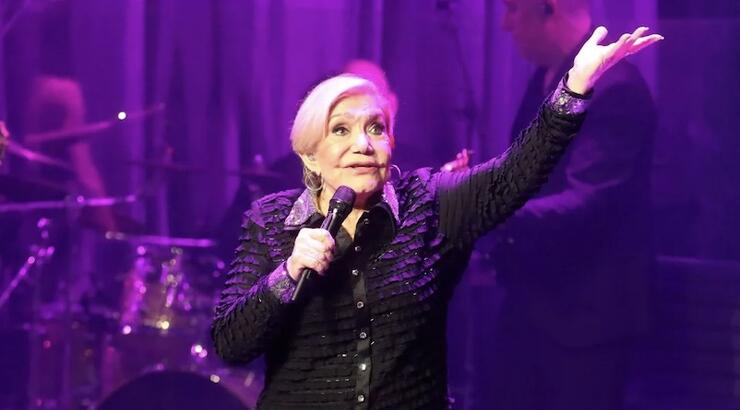 Ατύχημα για τη Μαρινέλλα: Μόλις ανέβαλε την αποψινή παράσταση της