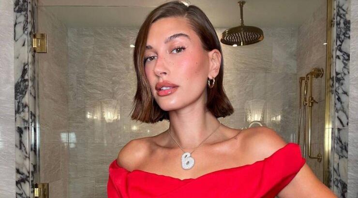 Strawberry Jello Nails: Η απόχρωση που επιλέγουν τα fashion girls για το φθινόπωρο