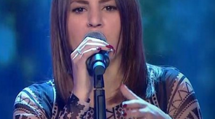 The Voice: Η Έλενα Παπαρίζου έσπρωξε τον Κωστή Μαραβέγια στη σκηνή! [βίντεο]