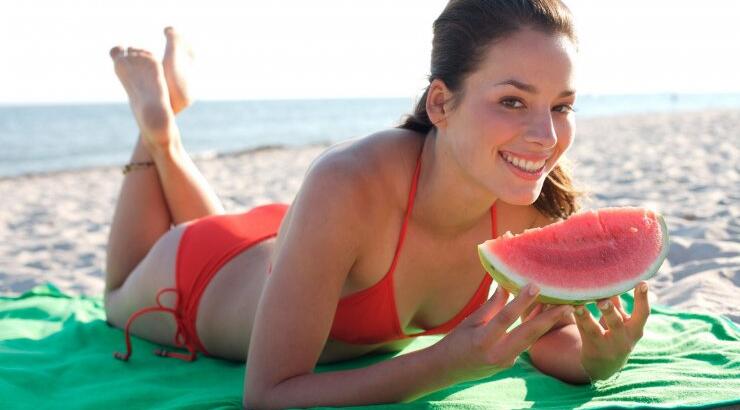 Γιατί παίρνουμε κιλά στις διακοπές; 