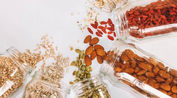 7+1 superfoods που πρέπει να εντάξετε στη διατροφή σας!