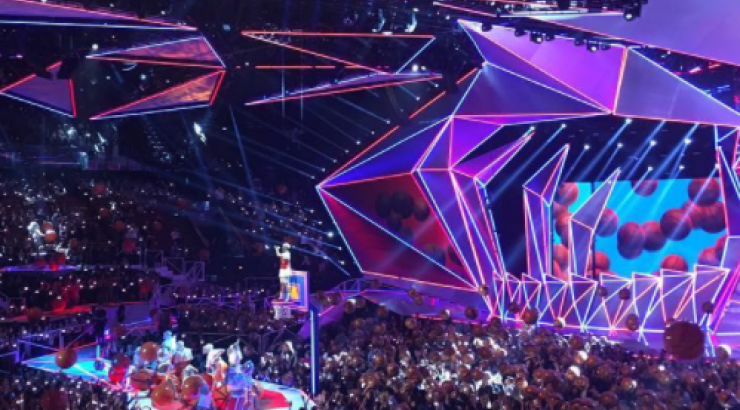 Ποια Ελληνίδα τραγουδίστρια βρέθηκε στα MTV Awards στην Αμερική;