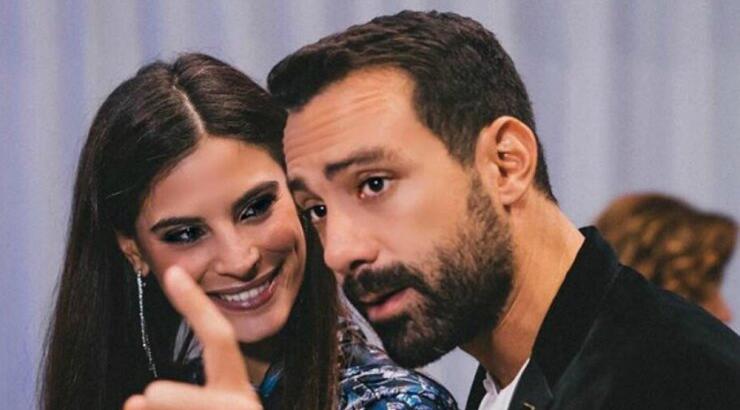 Το υπέροχο χριστουγεννιάτικο δέντρο του Σάκη Τανιμανίδη και της Χριστίνας Μπόμπα! 