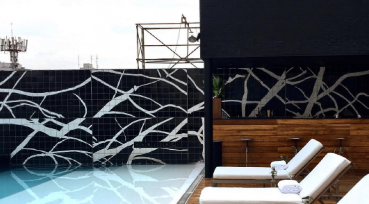 Αυτή είναι η πολυτελής πισίνα του ξενοδοχείου που διαμένει επώνυμος Κύπριος στο Μεξικό!