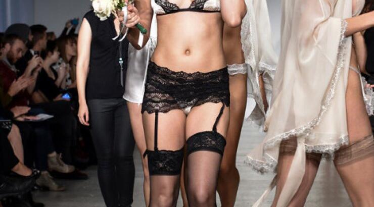 Η επίδειξη - απάντηση των γυναικών στη Victoria