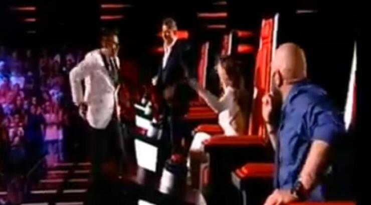 Το «ατύχημα» του Γιώργου Λιάγκα στο The Voice: Τι συνέβη; [βίντεο]