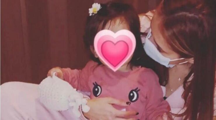 Χριστιάνα Θεοδώρου: Γιόρτασε την πρωτοχρονιά με την κόρη της 17 ημέρες αργότερα! [εικόνες]