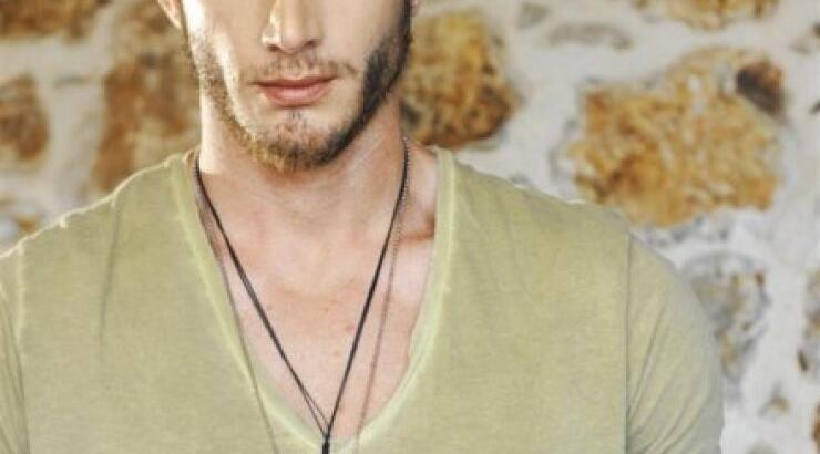 Θεοχάρης Ιωαννίδης: Με ποια γυναίκα γευμάτησε χθες βράδυ