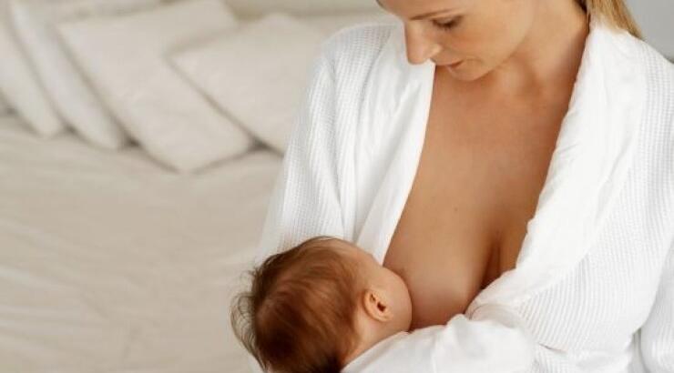 Ο θηλασμός παύει να είναι ταμπού για το... Facebook!