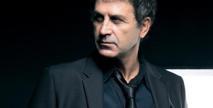 Ο Γιώργος Νταλάρας στο Δημοτικό Θέατρο Στροβόλου