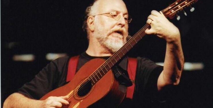 Ο Διονύσης Σαββόπουλος τραγουδά Μάνο Χατζιδάκι