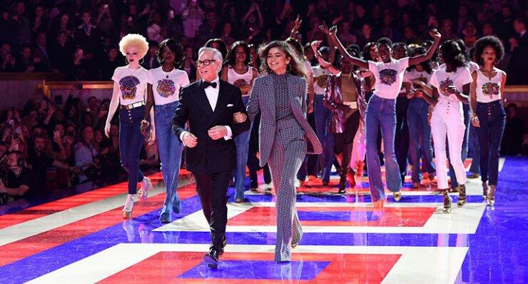 Ο Tommy Hilfiger έφερε το TommyNow "See Now, Buy Now" Runway Event στο Παρίσι για την Άνοιξη 2019