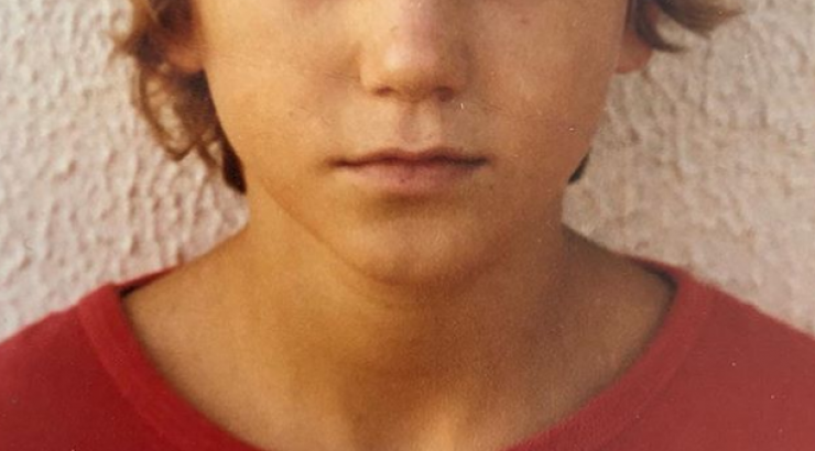 Ποιος ταλαντούχος Κύπριος ηθοποιός είναι το αγοράκι στην εικόνα;