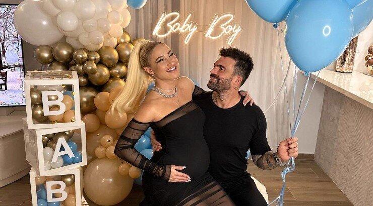 Δημήτρης Αλεξάνδρου: Μας έδειξε την πρώτη εικόνα του νεογέννητου γιου του μέσα από το μαιευτήριο