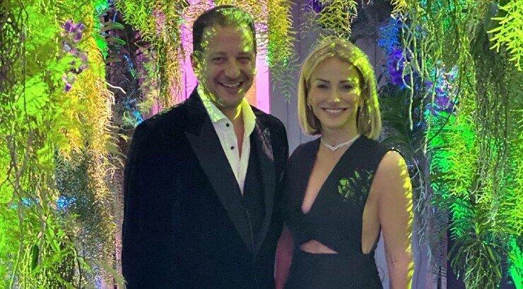 Έμιλυ Γιολίτη: Φωτογράφησε τον Χρύσανθο Τσουρούλλη να κάνει ηλιοθεραπεία μέσα στον Νοέμβριο