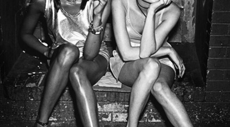 Naomi Campbell - Kate Moss: Ημίγυμνες στην Πάτμο [εικόνα]