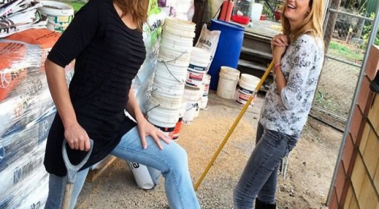 Eλεάνα Παπαδοπούλου - Έλενα Διαμαντίδου: Γιατί πήγαν να δουλέψουν σε φάρμα;