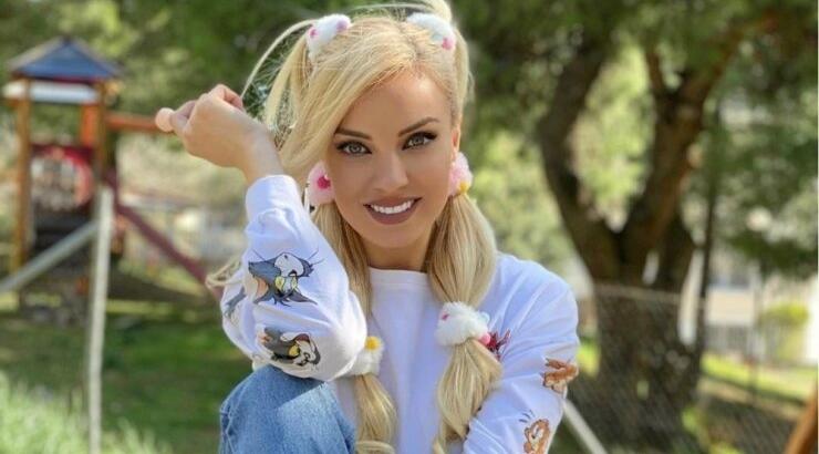 Τζούλια Νόβα: "Winter vibes" μαζί με την νεογέννητη κορούλα της [εικόνες]