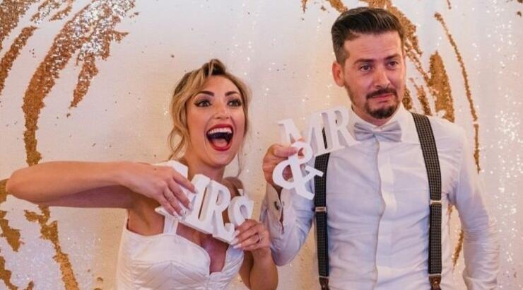 Κρίστυ Παπαδοπούλου: Το άλμπουμ από τις καλοκαιρινές διακοπές με τον σύζυγό της [εικόνες]