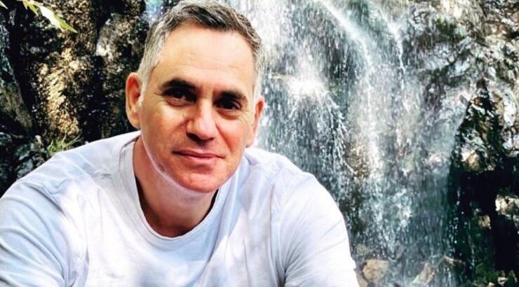 Νικόλας Παπαδόπουλος: Σε ρόλο φωτογράφου για χάρη των παιδιών του και της συζύγου του στο Παρίσι [εικόνες]